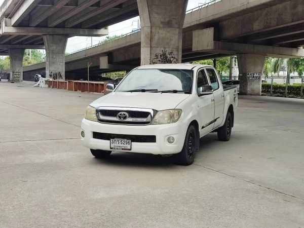 2011 Toyota Hilux Vigo 2.7 E MT 5296 เพียง 199,000 บาท รูปที่ 0
